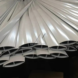 Brugerdefineret holdbar moderne vandret udvendig aluminiumslegering vingeprofilblade vindueslukkprofil aluminiums lameller panel til hotel