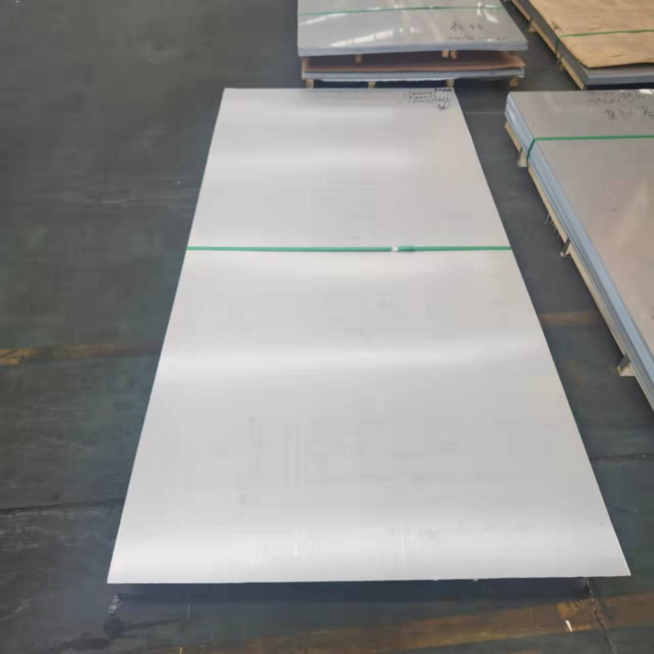 Aluminiumlegeringsplade ASTM 2024 3003 6061 6063 7175 0,5 mm-10 mm aluminiumsplade til bilindustrien og byggeriet