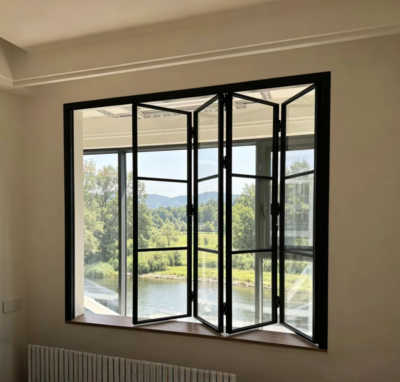 Europæisk stil, moderne, ren hvid aluminiumsdør, hærdet glas, fuld visning, foldbar, skydedør, udvendig badeværelsesindgang
